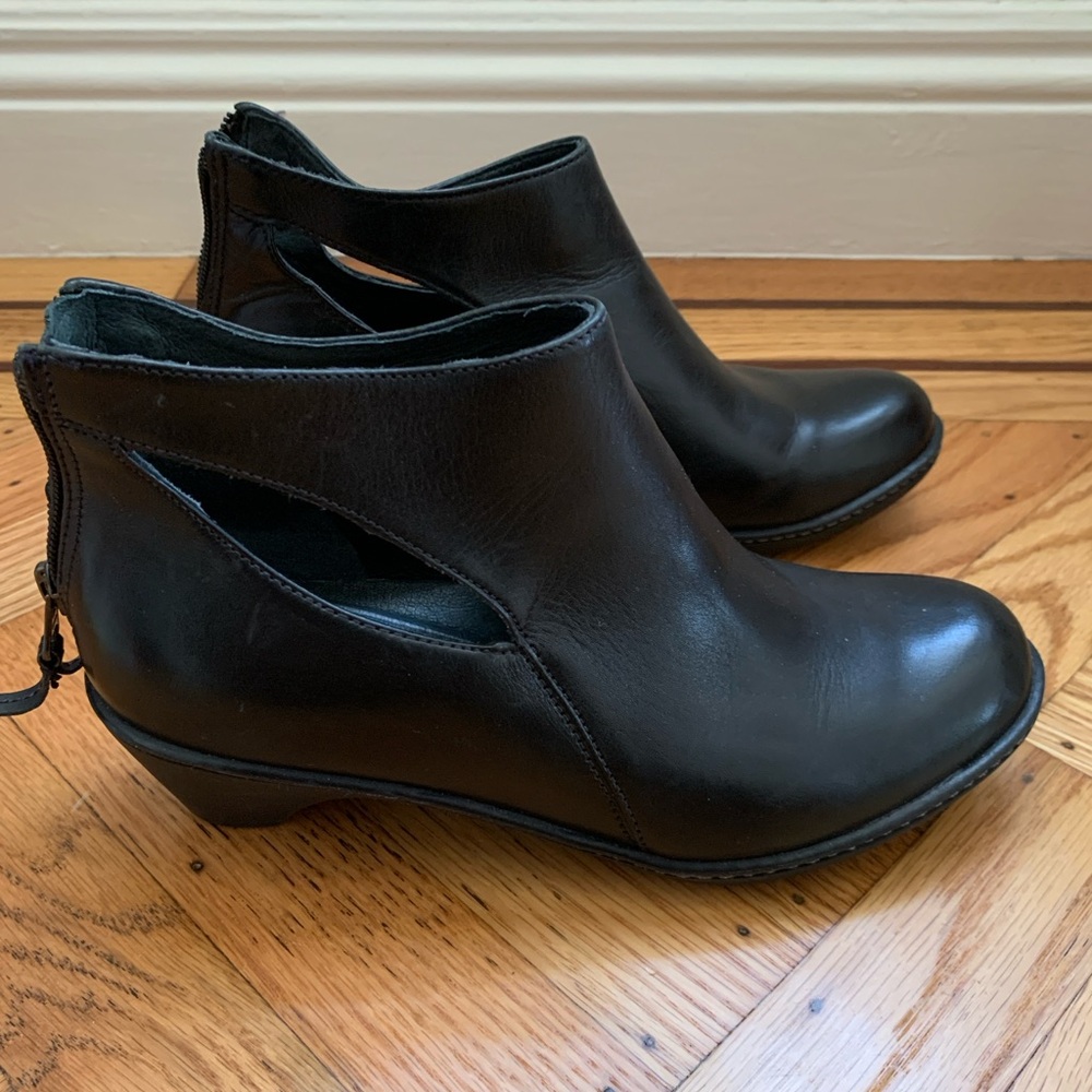 Dansko Womens Bonita Booties Size 37 Black Leather Cutout US 6.5/7